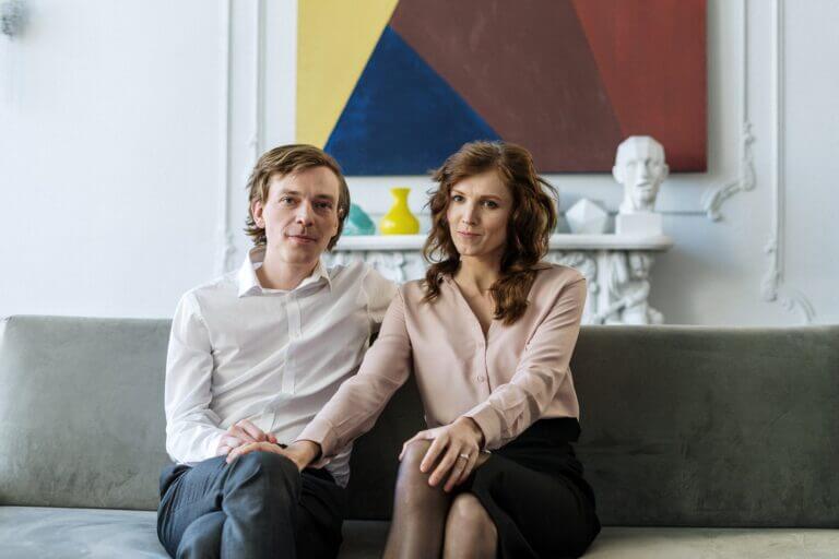 Man en vrouw zijn gelukkig